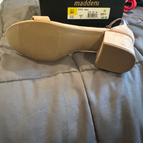 NEW low heels - Picture 2 of 3